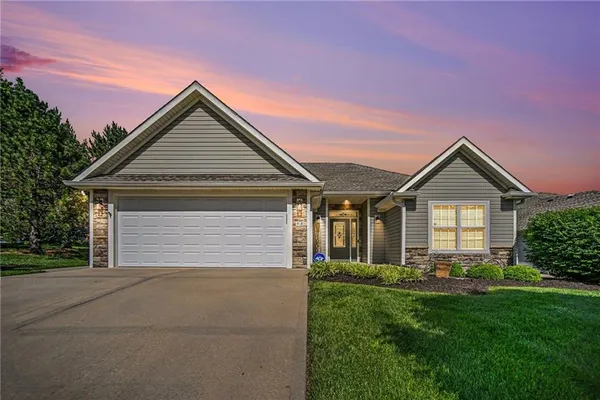 $450,000 | 98 Continental Drive, Lansing, KS 66043