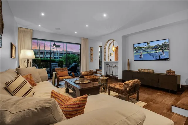 $899,000 | 355 North Avenida Caballeros, Unit 16, Palm Springs, CA 92262