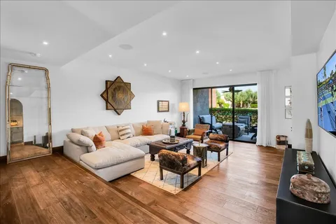 $899,000 | 355 North Avenida Caballeros, Unit 16, Palm Springs, CA 92262