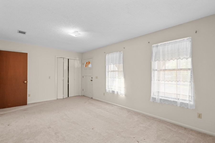 1276 Spring Grove Road Jesup, GA 31545 - Photo 9 of 40