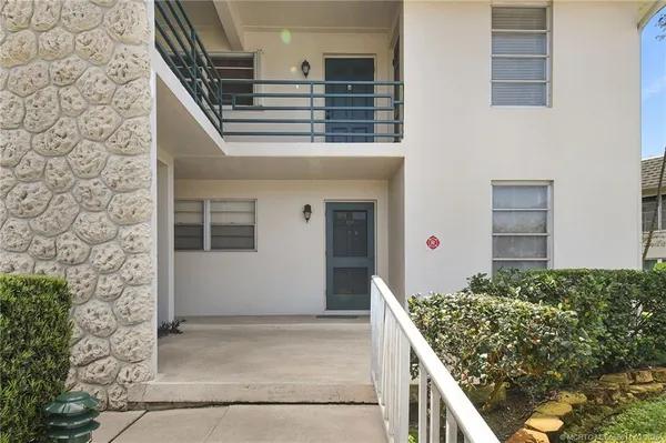 $1,700 | 1900 South Kanner Highway, Unit 108, Stuart, FL 34994
