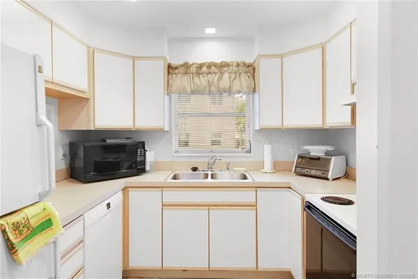 $1,700 | 1900 South Kanner Highway, Unit 108, Stuart, FL 34994