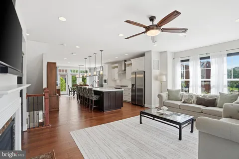 $929,900 | 232 Bluemont Branch Terrace Southeast, Leesburg, VA 20175