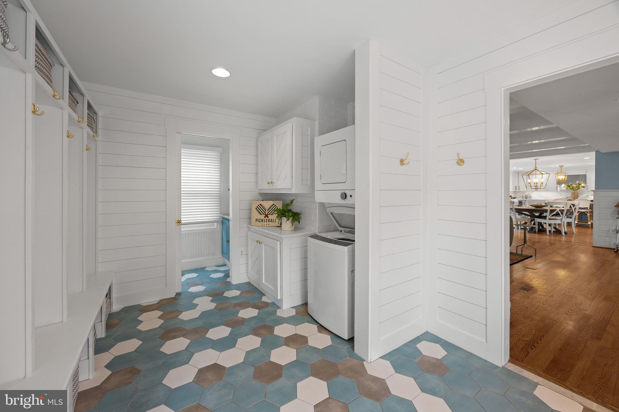 3484 Olympia Road Davidsonville, MD 21035 - Photo 20 of 50 a bathroom with a sink and a shower