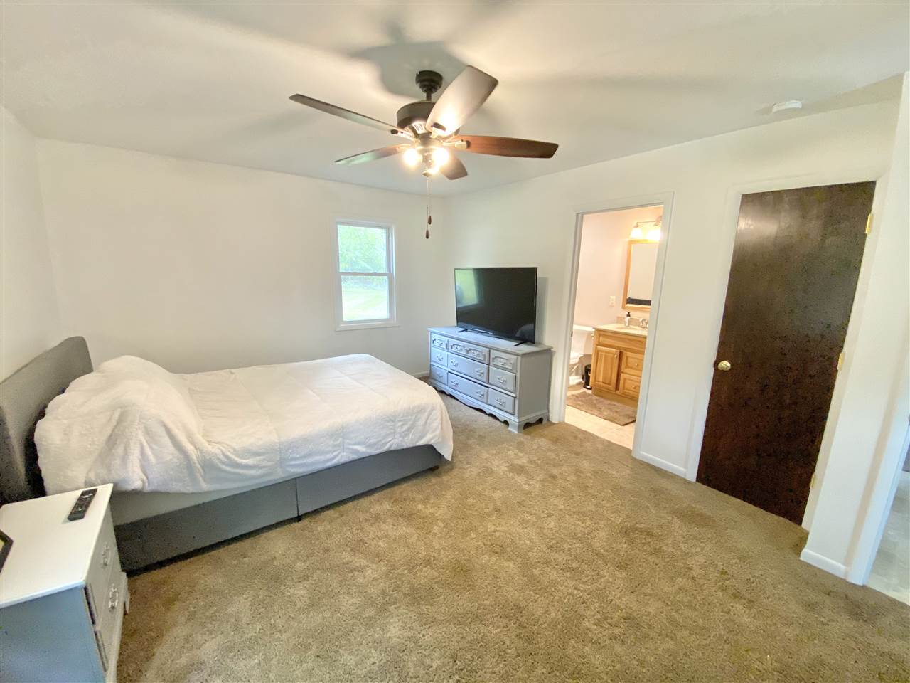 18789 Colvin Road St. Charles, MI 48655 - Photo 13 of 33 50022187-12.JPG