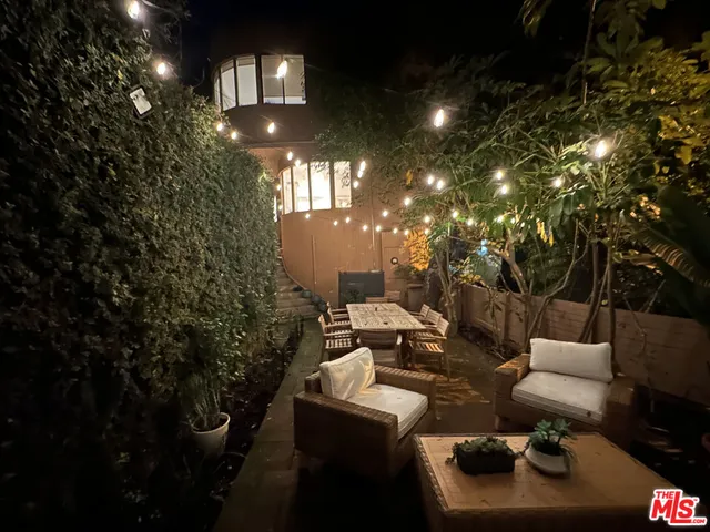 $7,950 | 10045 Reevesbury Drive, Beverly Hills, CA 90210