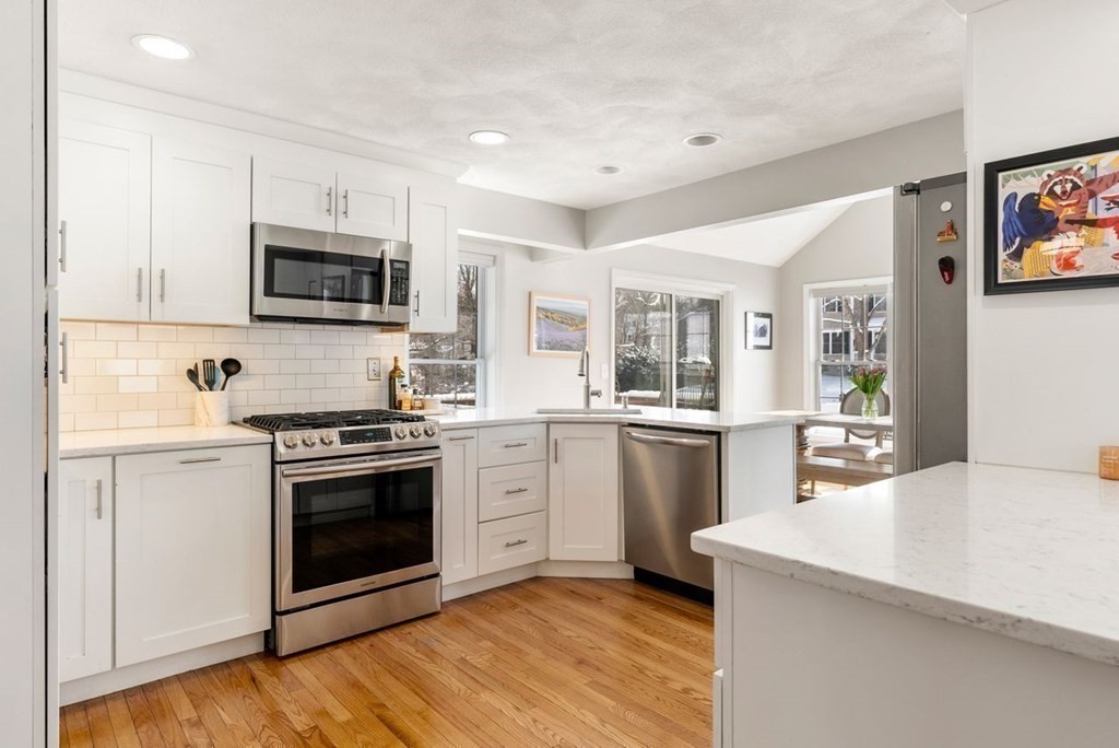 12 Rosedale Avenue North Andover, MA 01845 - Photo 4 of 28 Gallery Image 4