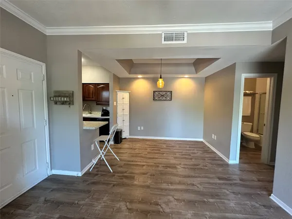 $1,220 | 4041 Drake Street, Unit 117, Houston, TX 77005
