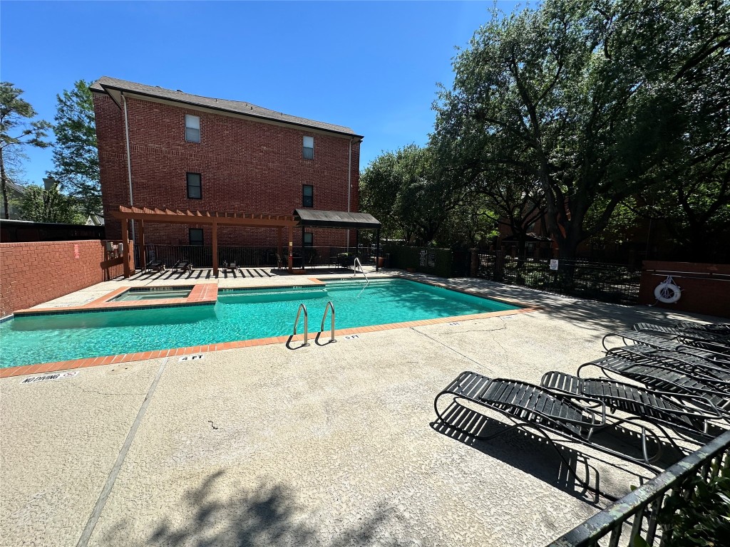 4041 Drake Street, Unit 117 Houston, TX 77005 - Photo 33 of 40