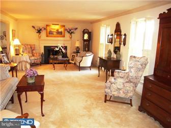 1707 Thomas Road Wayne, PA 19087 - Photo 3 of 12 Living Room
