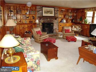 1707 Thomas Road Wayne, PA 19087 - Photo 5 of 12 Family Room