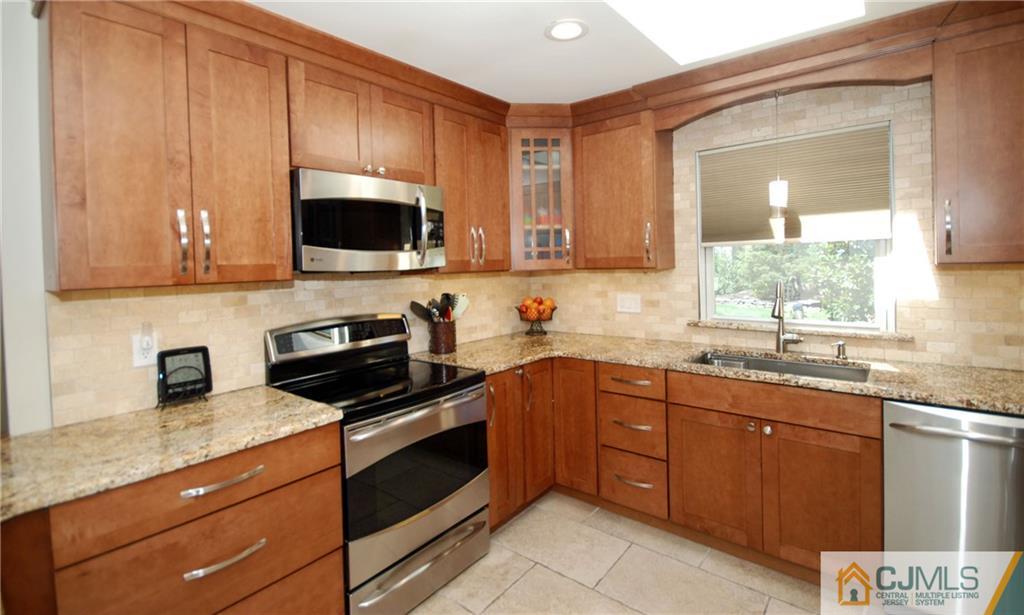 159 Dutch Road East Brunswick, NJ 08816 - Photo 5 of 24 Gallery Image 5