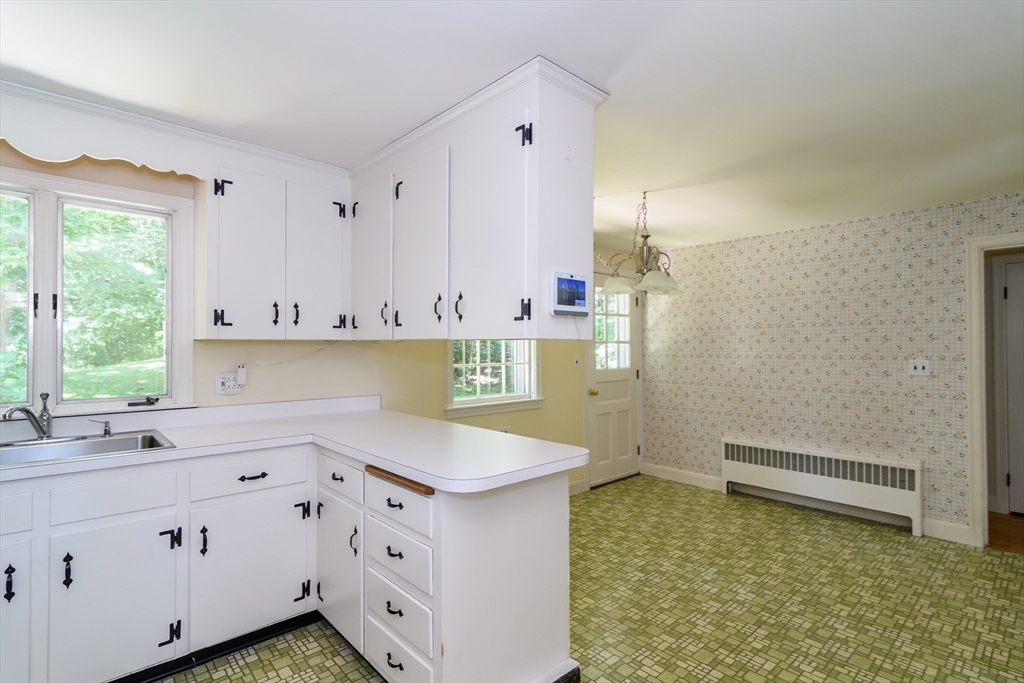 78 Lorraine Road Westwood, MA 02090 - Photo 12 of 34