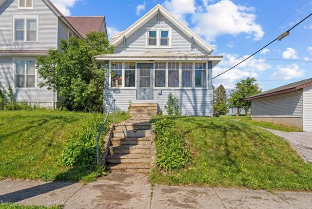 $182,400 | 313 Center Street, Kewaunee, WI 54216