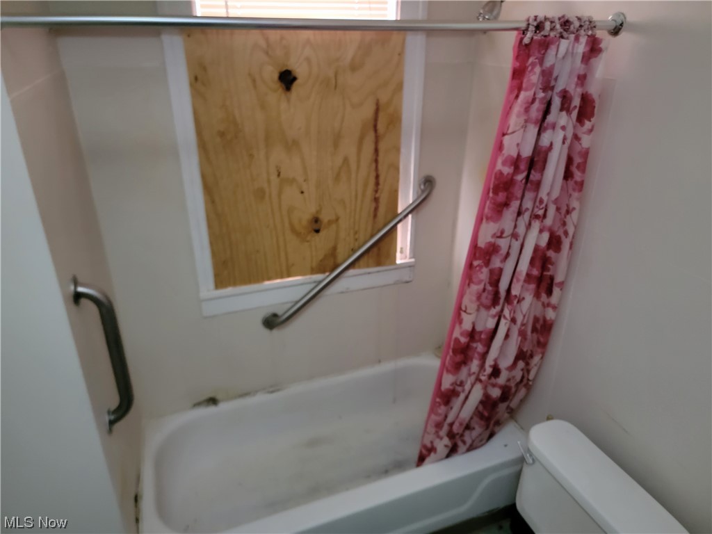 796 London Road Cleveland, OH 44110 - Photo 20 of 25