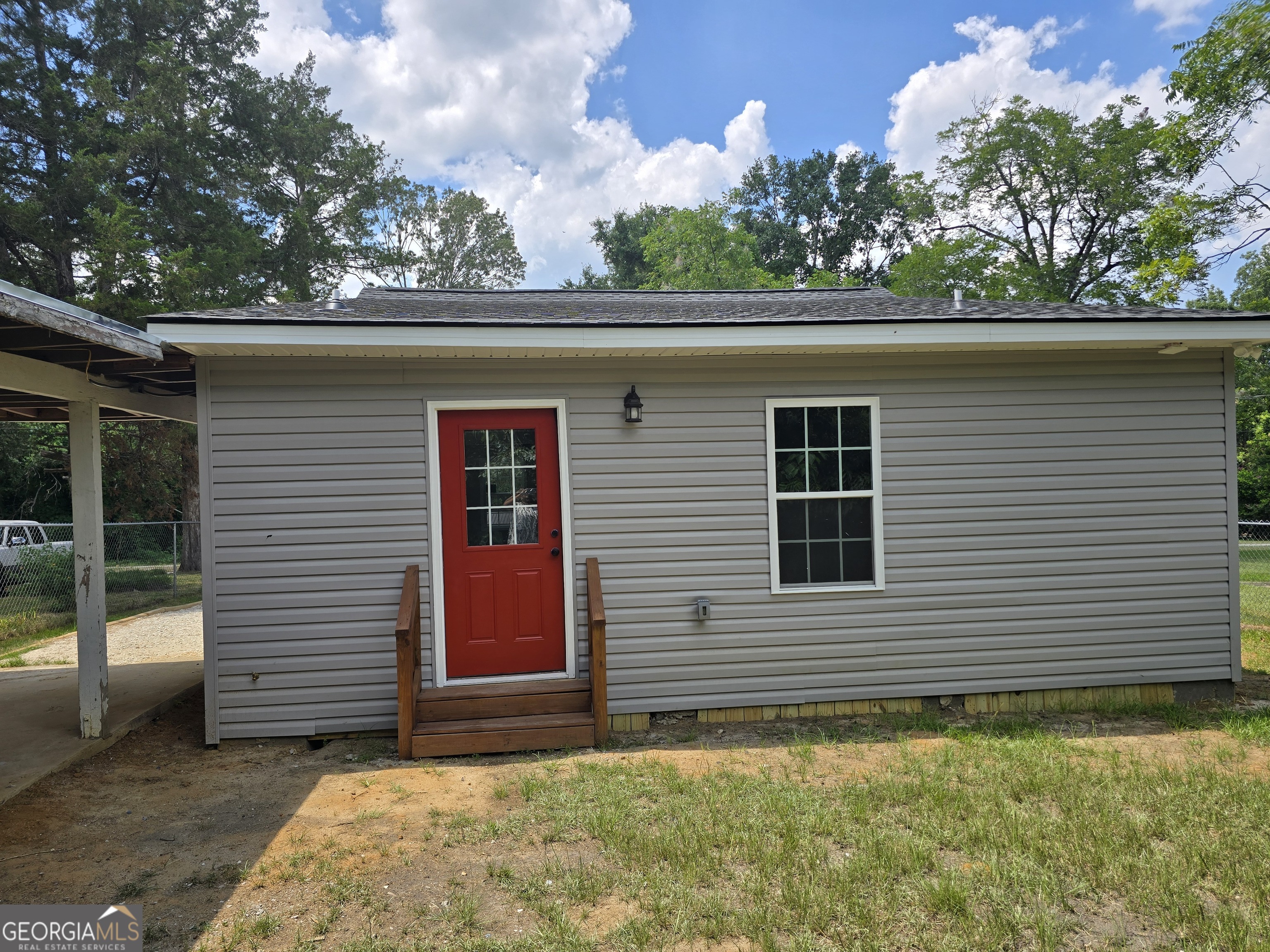 305 Smith Street Dublin, GA 31021 - Photo 5 of 20