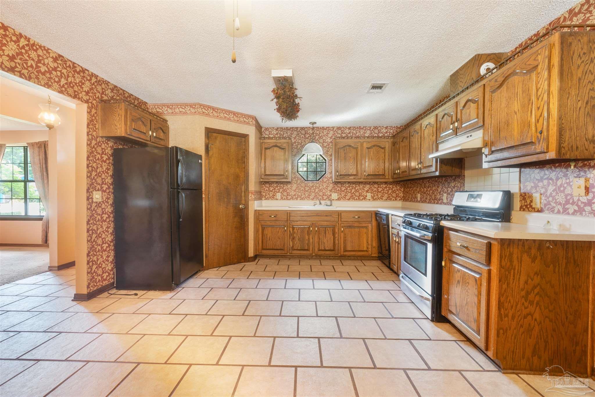 847 Ridge View Lane Pensacola, FL 32514 - Photo 2 of 28 Gallery Image 2
