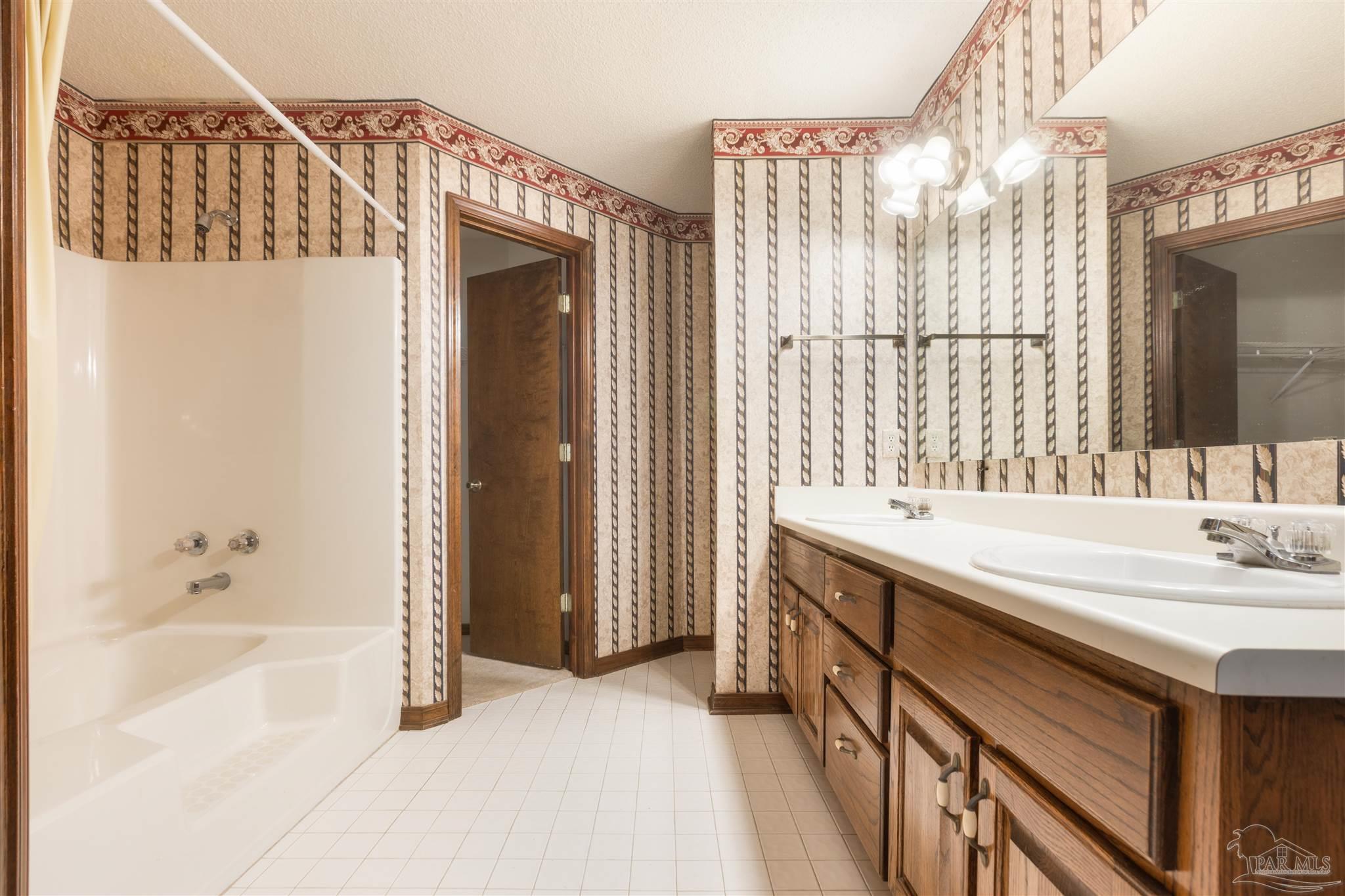 847 Ridge View Lane Pensacola, FL 32514 - Photo 3 of 28 Gallery Image 3