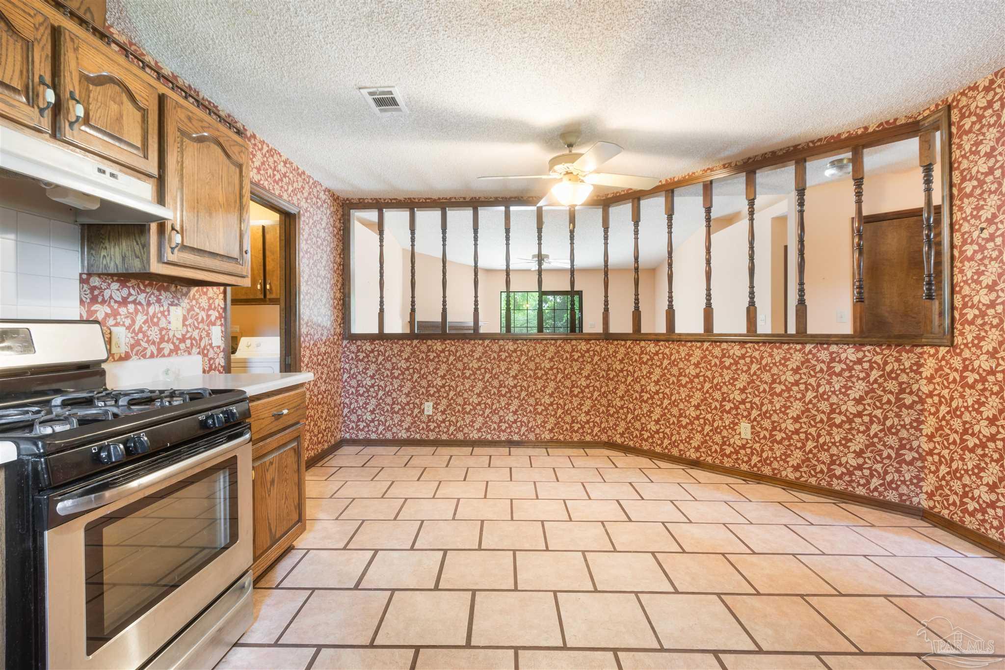 847 Ridge View Lane Pensacola, FL 32514 - Photo 10 of 28 Gallery Image 10