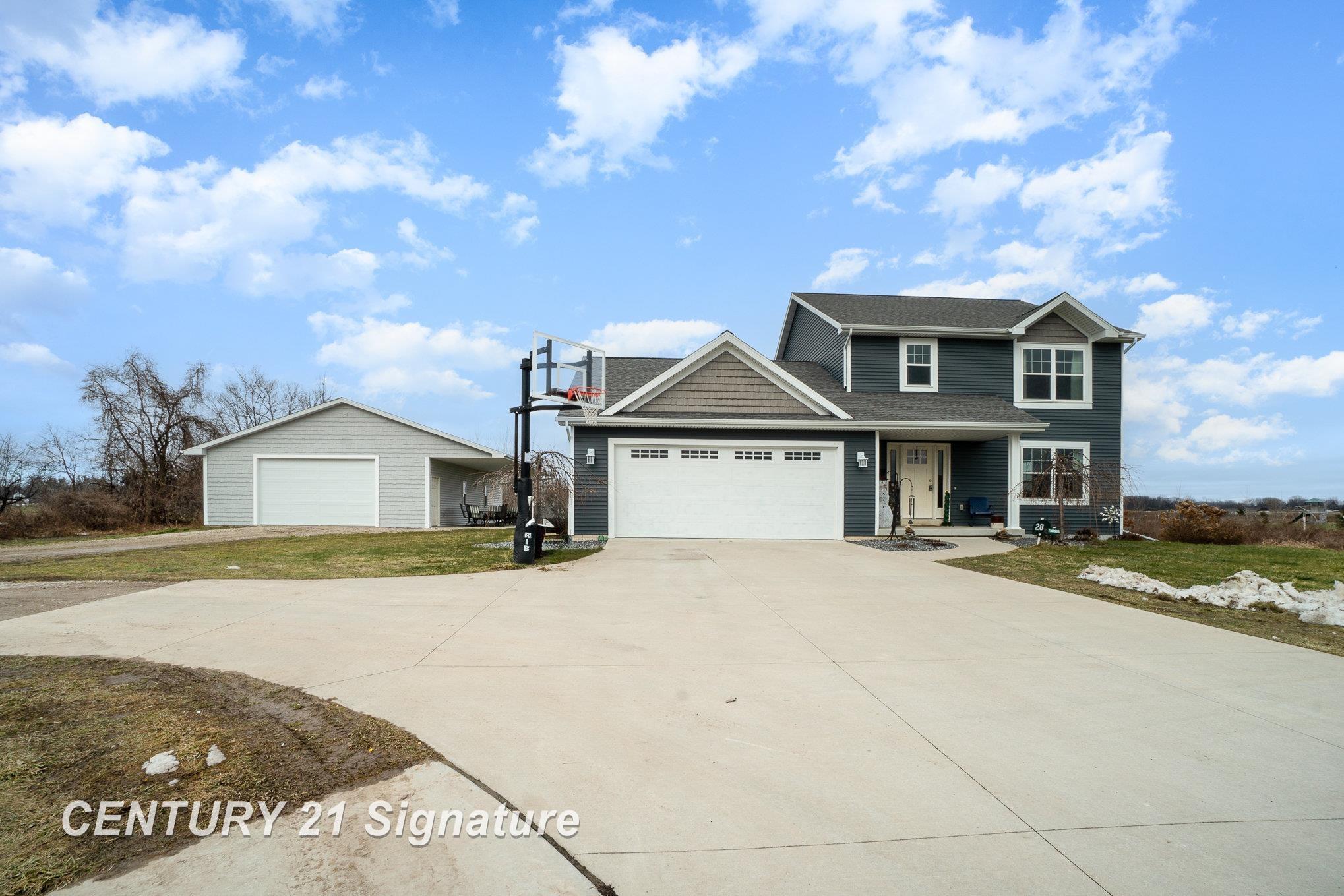 10846 Sarle Road Freeland, MI 48623 - Photo 2 of 38