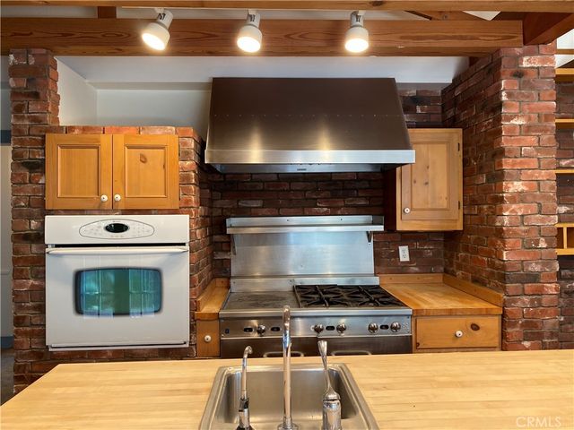 $5,500 | 26088 Adamor Road, Calabasas, CA 91302