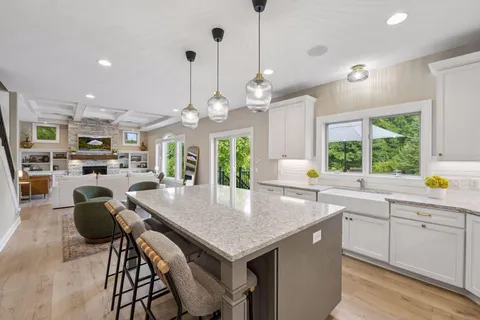 $1,295,000 | 3049 Fairway Drive, Chaska, MN 55318