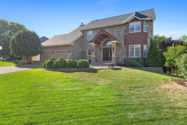 $683,900 | 4086 Deerwood Trail, Eagan, MN 55122