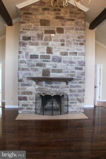457 Back Mountain Road Winchester, VA 22602 - Photo 24 of 30 Living Room