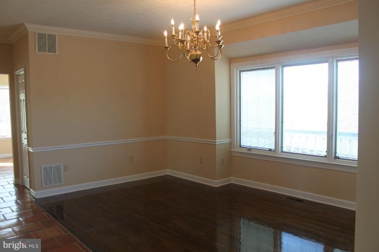 457 Back Mountain Road Winchester, VA 22602 - Photo 26 of 30 Dining Room