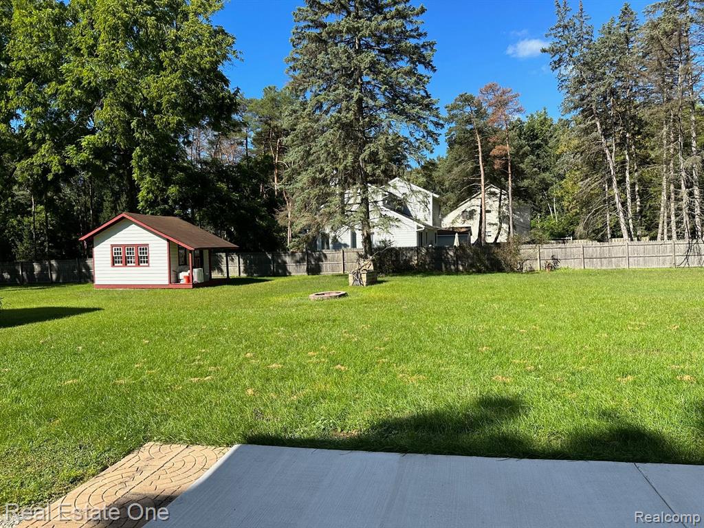 175 North Hospital Road Waterford, MI 48327 - Photo 21 of 26