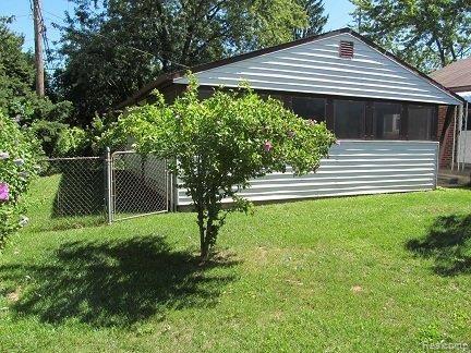 5311 East 13 Mile Road Warren, MI 48092 - Photo 22 of 23 IMG_0076.JPG