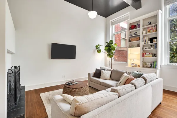 $214,900 | 519 South Edgewood Street, Unit 202, Memphis, TN 38104