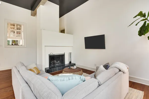 $214,900 | 519 South Edgewood Street, Unit 202, Memphis, TN 38104