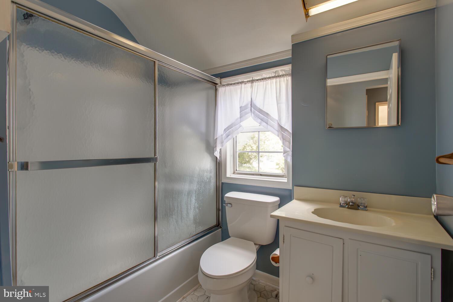 21680 Hancock Road Lexington Park, MD 20653 - Photo 17 of 32 Upstairs full BA
