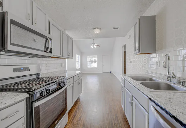 $1,495 | 7908 West Gate Boulevard, Unit B, Austin, TX 78745