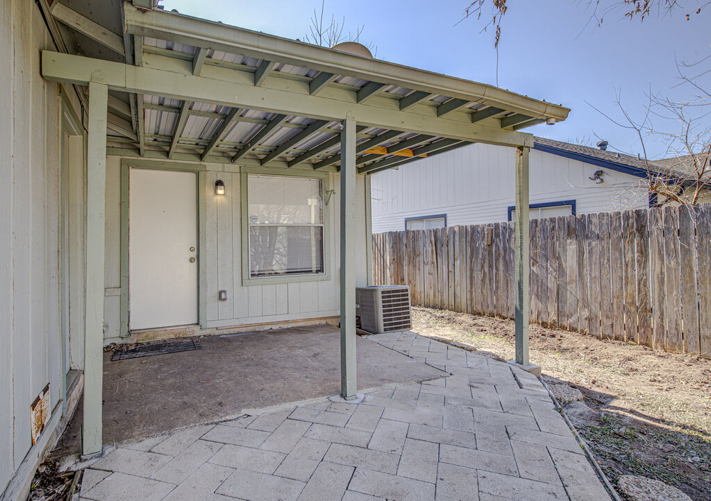 7908 West Gate Boulevard, Unit B Austin, TX 78745 - Photo 6 of 23 View of patio / terrace