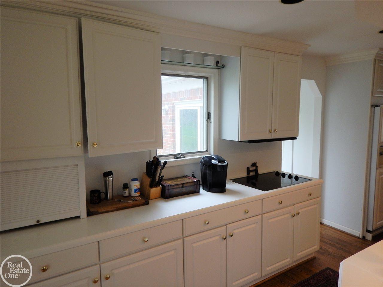 1008 Bedford Road Grosse Pointe, MI 48230 - Photo 17 of 47 31318447-16.JPG