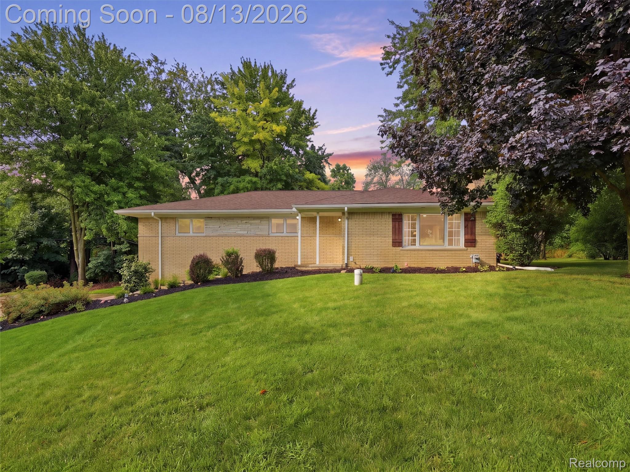 197 Perrydale Street Rochester, MI 48306 - Photo 1 of 50 Charming brick ranch home set on .64 acres!