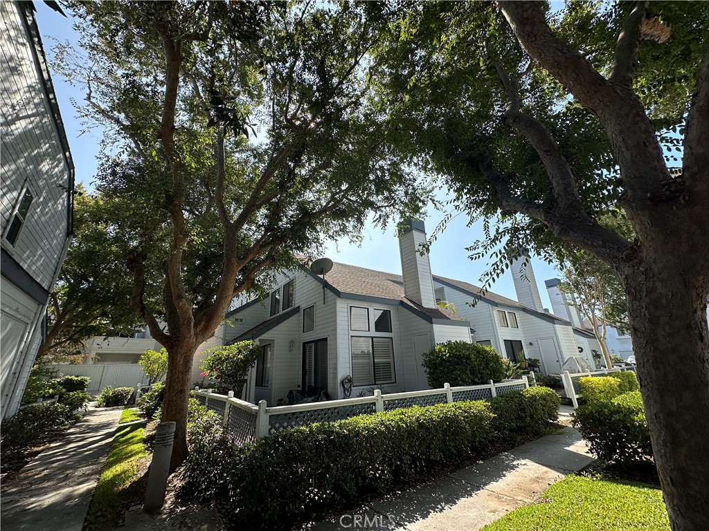 414 Fallingstar, Unit 33 Irvine, CA 92614 - Photo 32 of 35