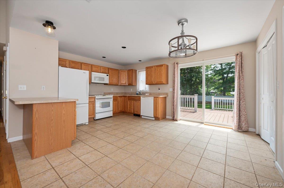 31 Carter Road Hampton Bays, NY 11946 - Photo 8 of 50 Gallery Image 8