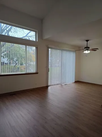 $2,400 | 283 Camel Bend Court, Schaumburg, IL 60107