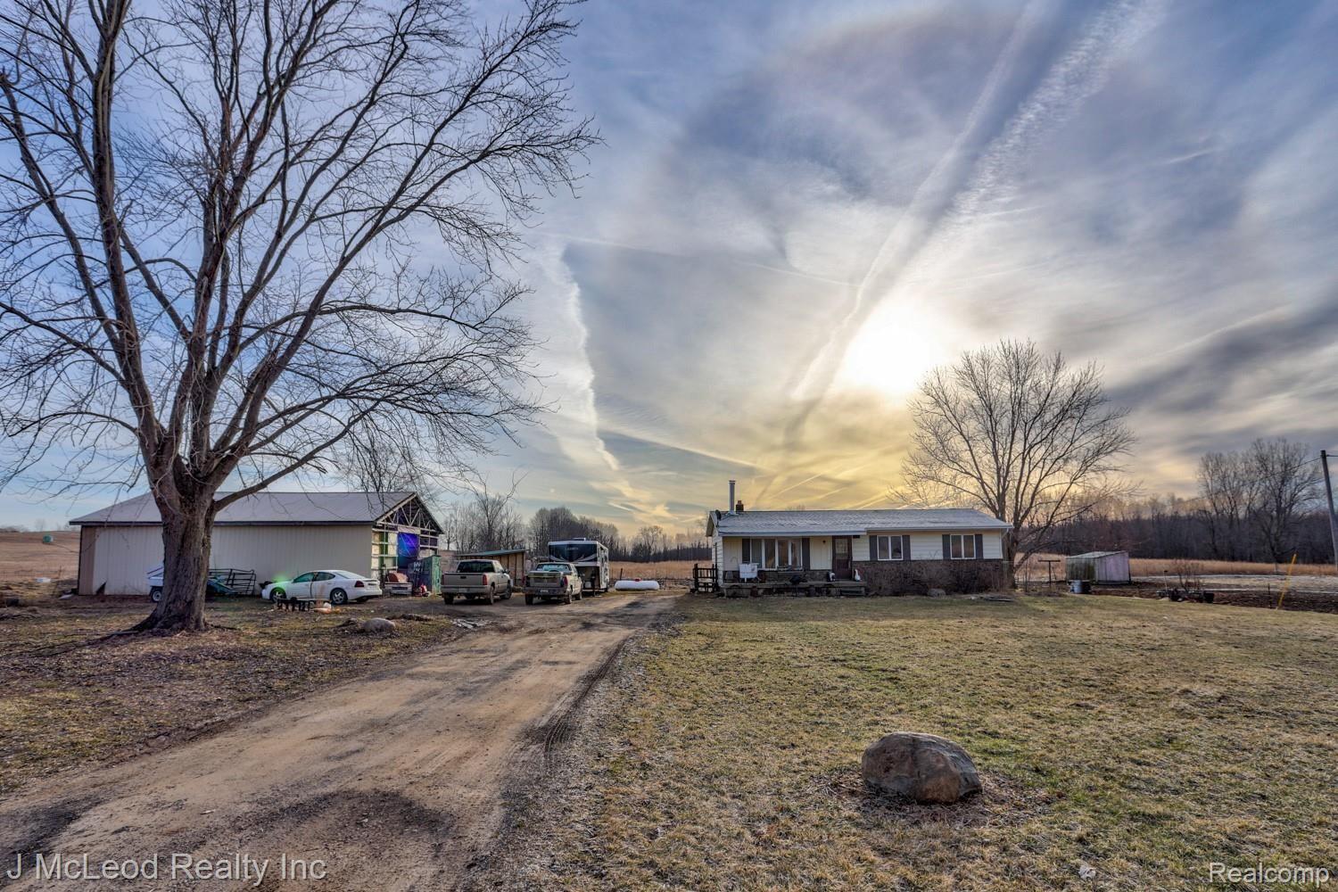 8139 Center Road Fostoria, MI 48435 - Photo 4 of 23 8139 Center Rd Fostoria-4.jpg