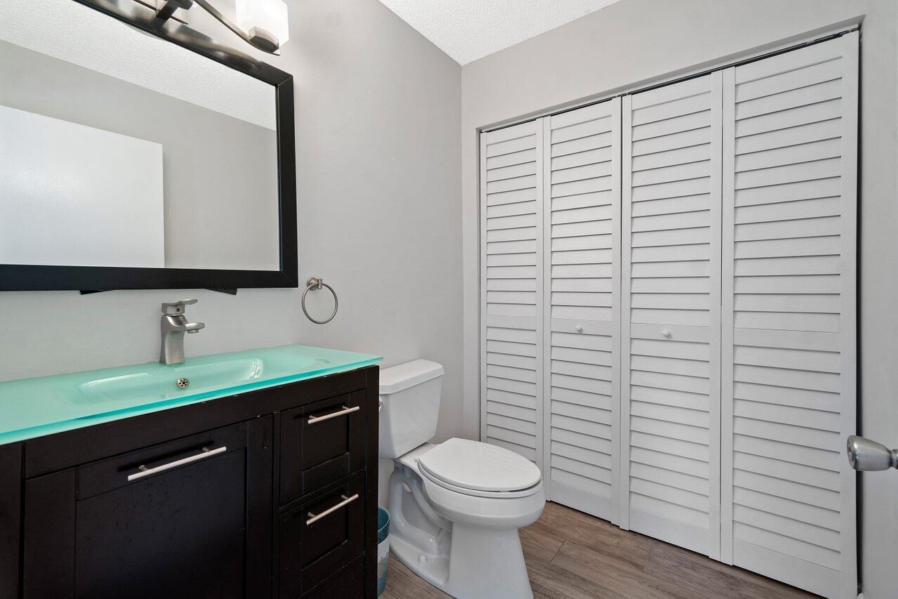 7689 Courtyard Run West Boca Raton, FL 33433 - Photo 13 of 27 Half bath
