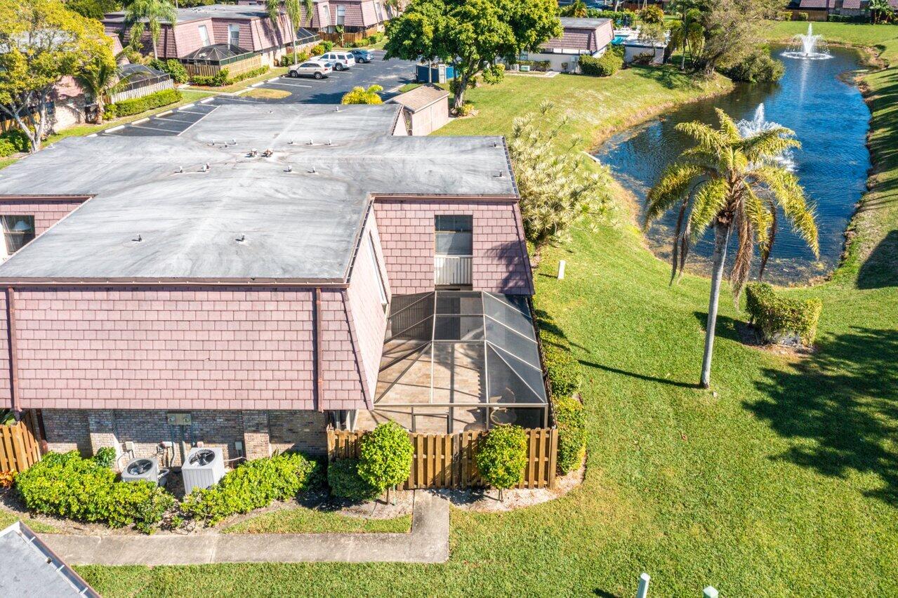 7689 Courtyard Run West Boca Raton, FL 33433 - Photo 23 of 27 Lake