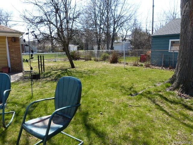 15052 Charles R Avenue Eastpointe, MI 48021 - Photo 13 of 13 Charles R 15052 154.JPG