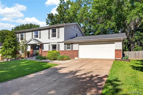 $389,000 | 29 Atwater Drive, St. Peters, MO 63376