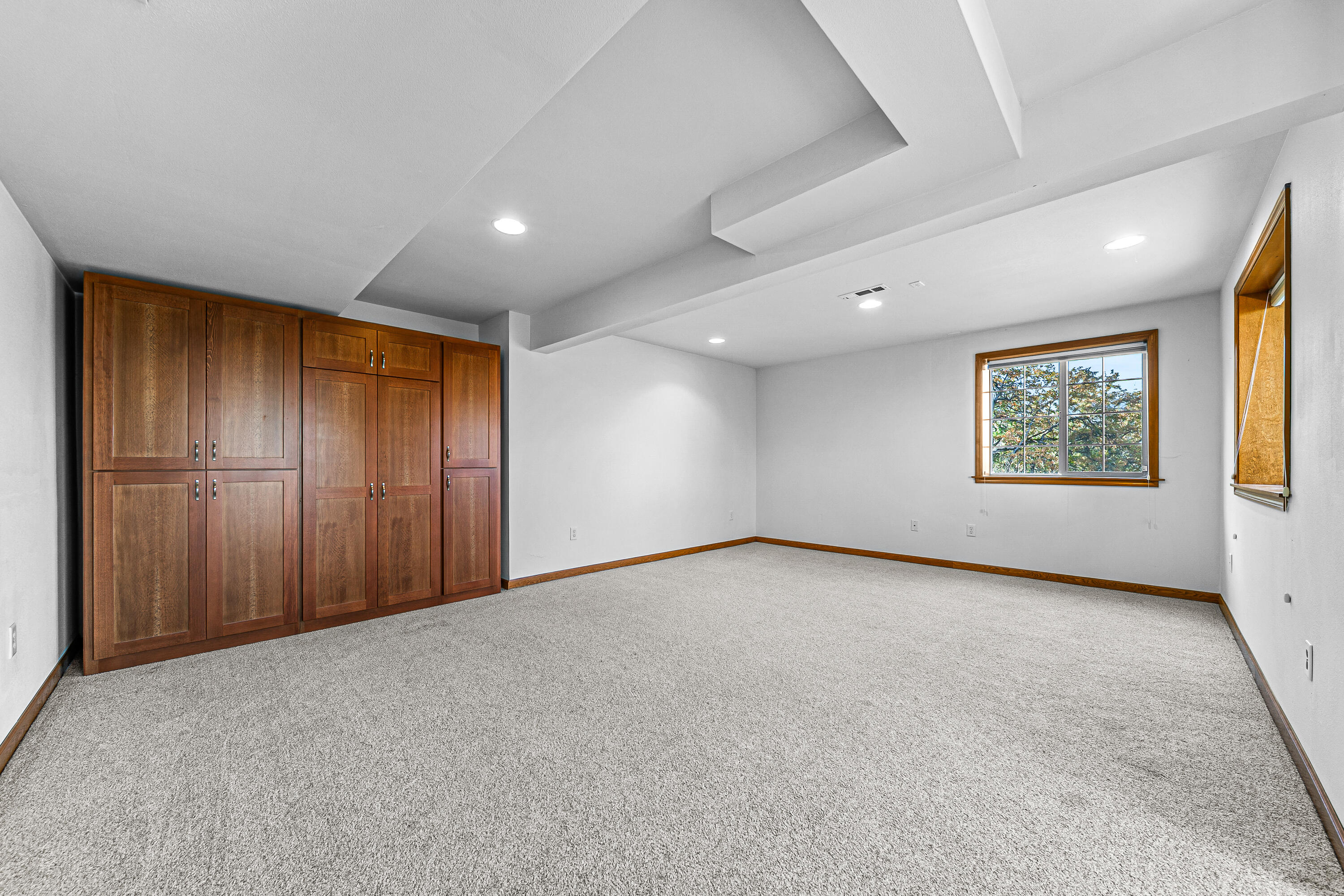 5227 Pioneer Road Medford, OR 97501 - Photo 32 of 55 9R9A5892