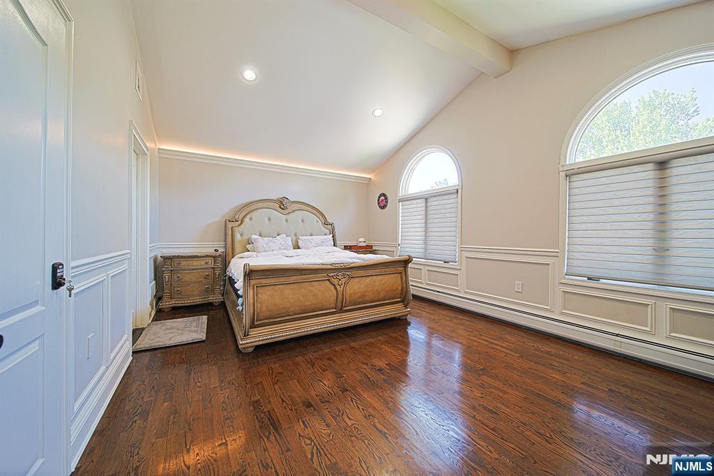 897 Virgil Avenue Ridgefield, NJ 07657 - Photo 32 of 50