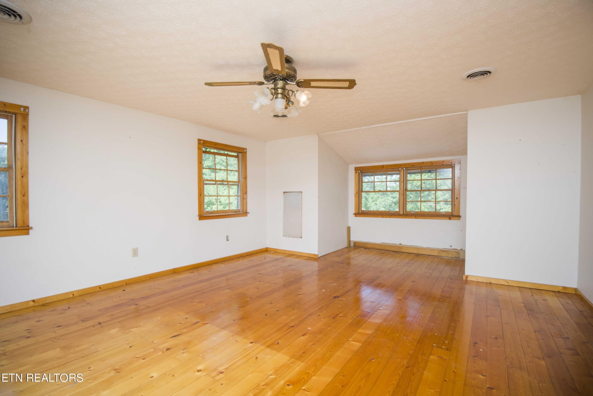 2151 Sugar Grove Valley Road Harriman, TN 37748 - Photo 13 of 49 Gallery Image 13