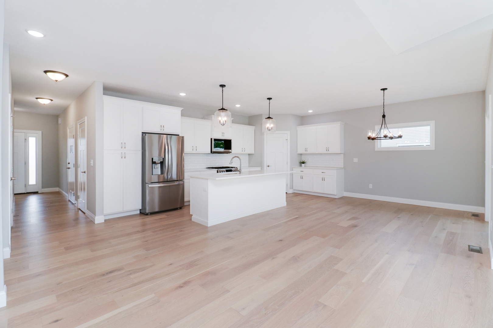 2910 Lone Oak Road Bloomington, IL 61705 - Photo 8 of 50 Gallery Image 8